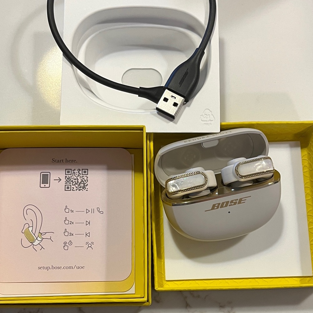 Kendra Scott Bose Ultra Open Earbuds